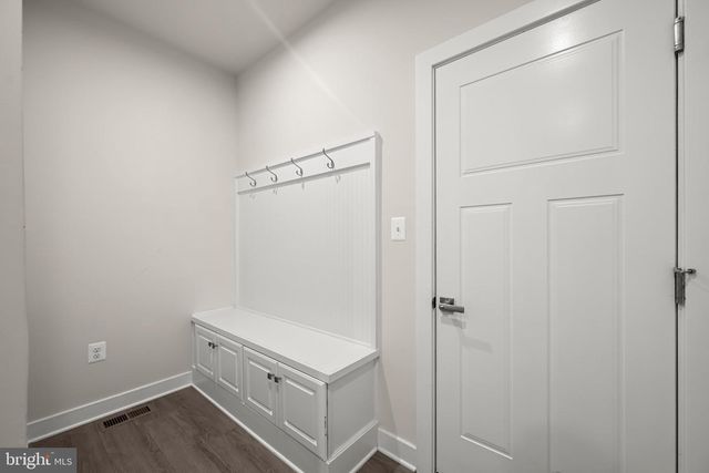 800 MOORE GATE WAY, Bowie, MD 20716
