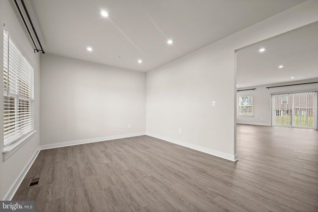 800 MOORE GATE WAY, Bowie, MD 20716