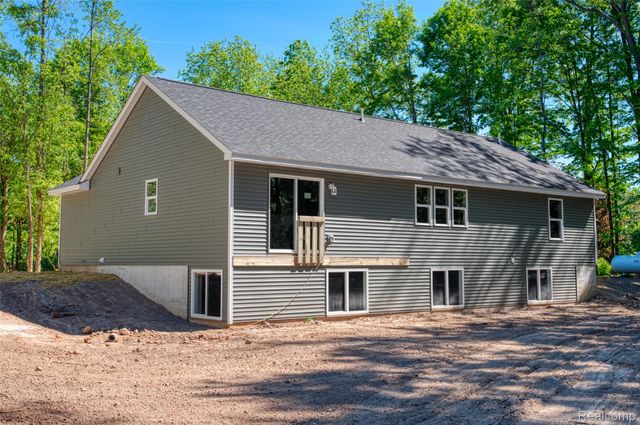 10551 W. Allen Road, Conway Township, MI 48836