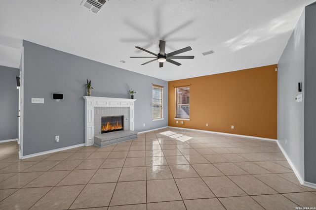 6207 SPRING VLY, San Antonio, TX 78247