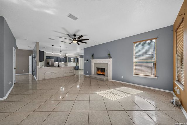 6207 SPRING VLY, San Antonio, TX 78247