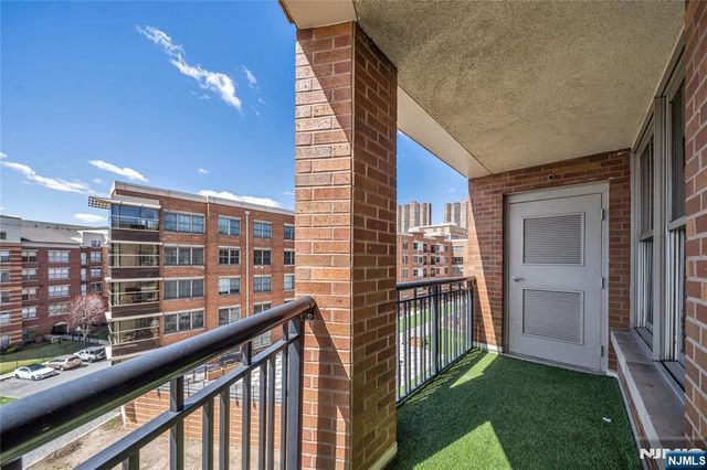 22 Ave At Port Imperial 403, West New York, NJ 07093