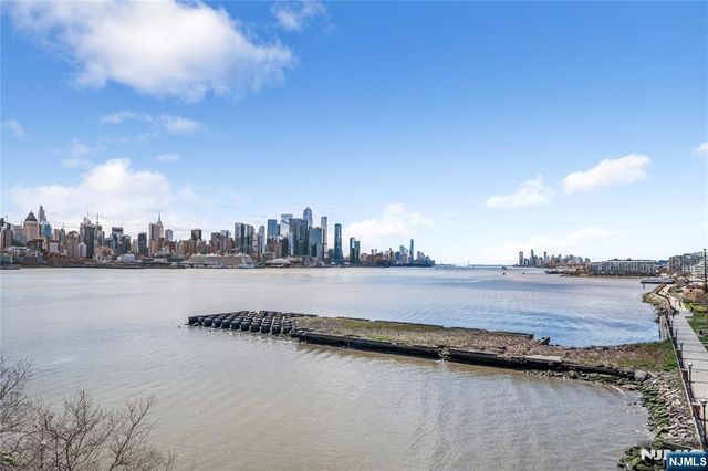 22 Ave At Port Imperial 403, West New York, NJ 07093