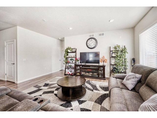 10965 Hayloft St, Parker, CO 80134