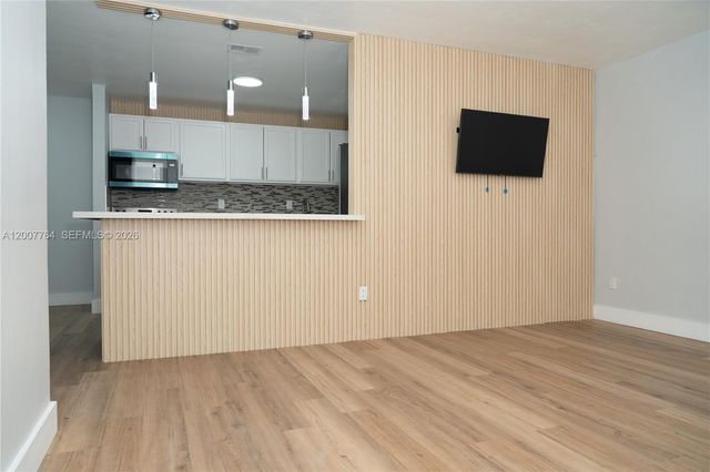 4000 NW 195th St, Miami Gardens, FL 33055
