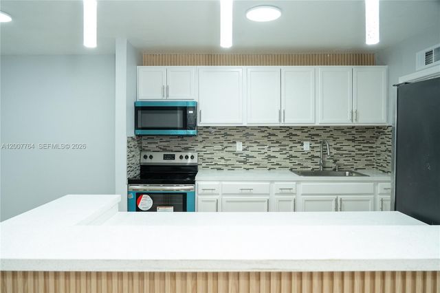 4000 NW 195th St, Miami Gardens, FL 33055