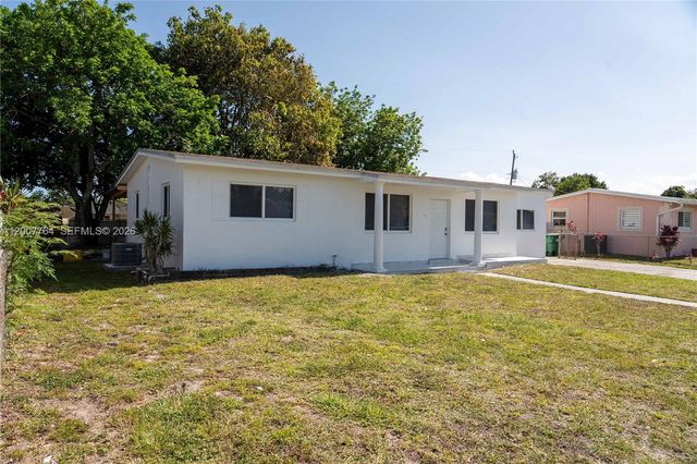 4000 NW 195th St, Miami Gardens, FL 33055