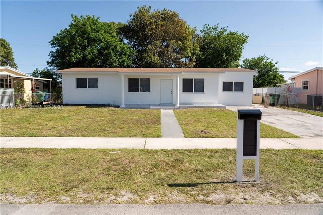 4000 NW 195th St, Miami Gardens, FL 33055