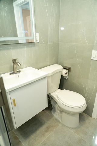 4000 NW 195th St, Miami Gardens, FL 33055