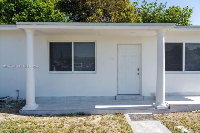 4000 NW 195th St, Miami Gardens, FL 33055