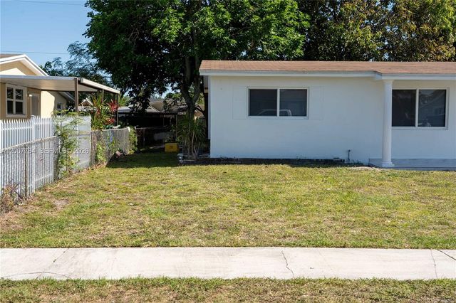 4000 NW 195th St, Miami Gardens, FL 33055