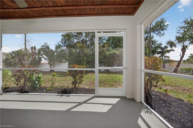 1213 SW 10th PL, Cape Coral, FL 33991