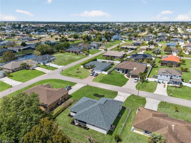 1213 SW 10th PL, Cape Coral, FL 33991