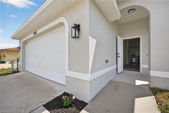 1213 SW 10th PL, Cape Coral, FL 33991