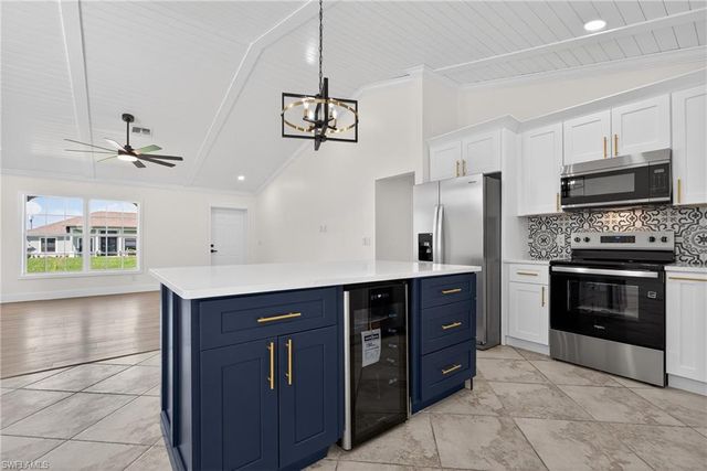 1213 SW 10th PL, Cape Coral, FL 33991