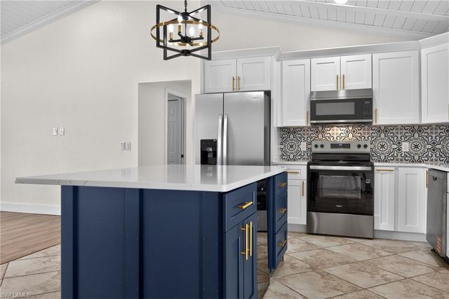 1213 SW 10th PL, Cape Coral, FL 33991