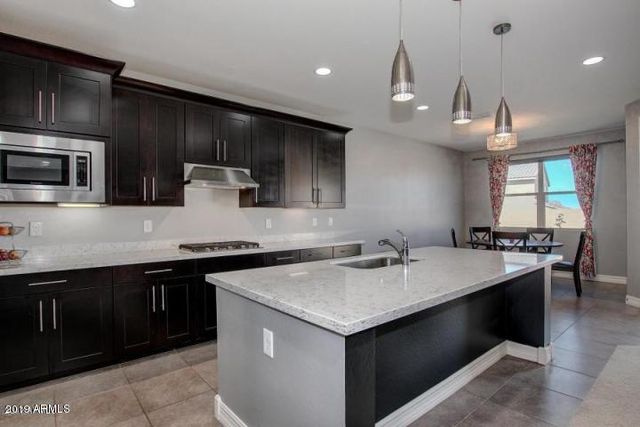 2942 W AMBER SUN Drive, Phoenix, AZ 85085