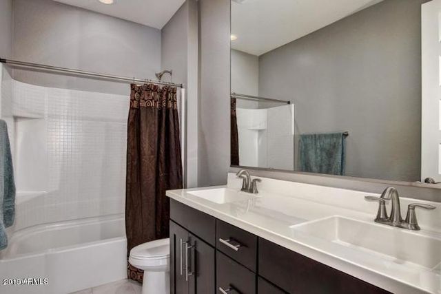 2942 W AMBER SUN Drive, Phoenix, AZ 85085