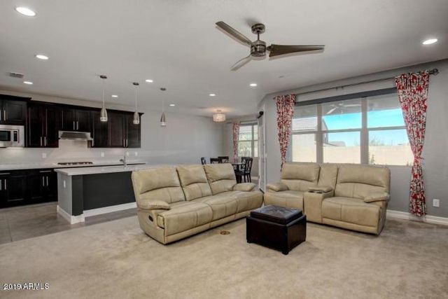 2942 W AMBER SUN Drive, Phoenix, AZ 85085