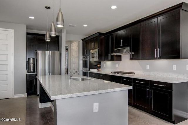 2942 W AMBER SUN Drive, Phoenix, AZ 85085