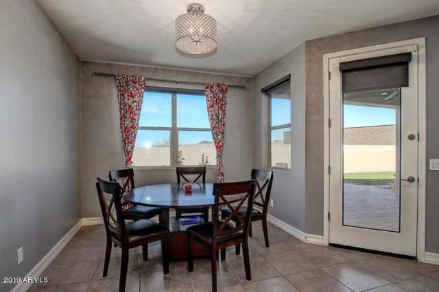 2942 W AMBER SUN Drive, Phoenix, AZ 85085