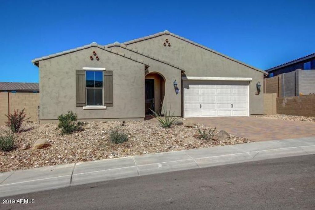 2942 W AMBER SUN Drive, Phoenix, AZ 85085
