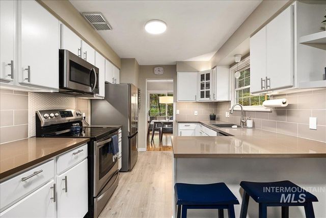 1025 W Highland View Dr, Boise, ID 83702