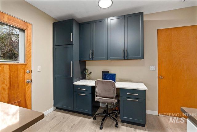 1025 W Highland View Dr, Boise, ID 83702