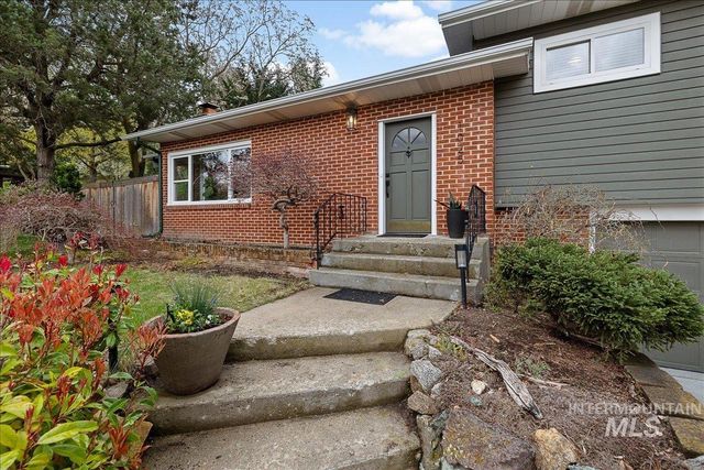 1025 W Highland View Dr, Boise, ID 83702