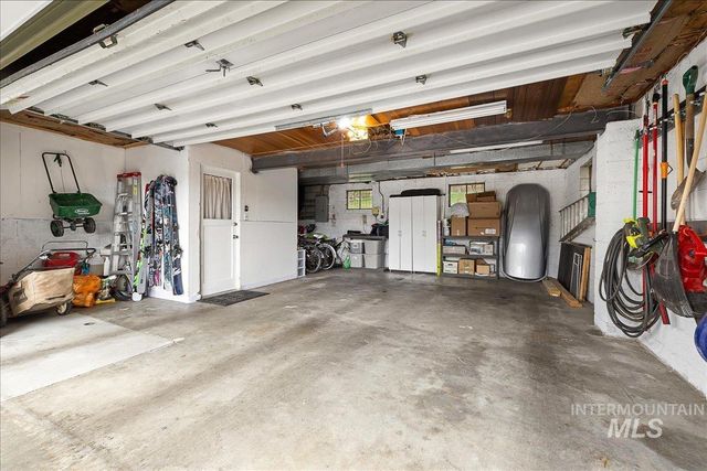 1025 W Highland View Dr, Boise, ID 83702