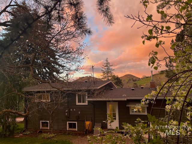 1025 W Highland View Dr, Boise, ID 83702