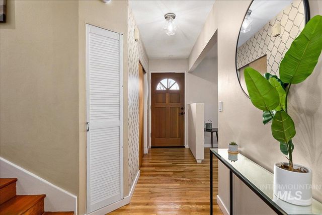 1025 W Highland View Dr, Boise, ID 83702