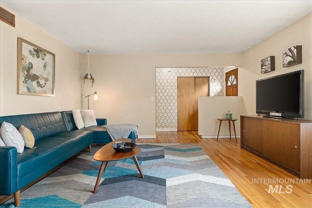 1025 W Highland View Dr, Boise, ID 83702