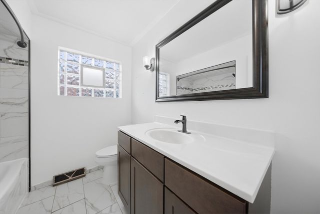 550 Yates Avenue, Calumet City, IL 60409