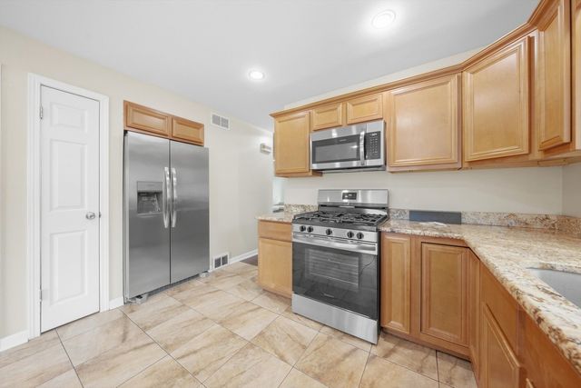 550 Yates Avenue, Calumet City, IL 60409