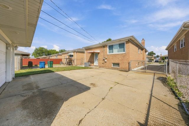 550 Yates Avenue, Calumet City, IL 60409