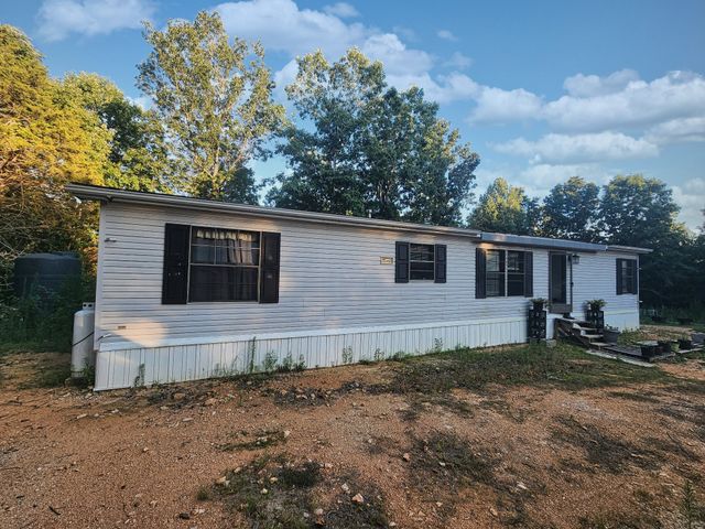 1135 Cane Ridge Rd, Hohenwald, TN 38462