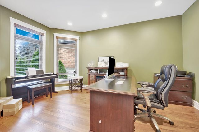 2323 Douglas Avenue, Des Plaines, IL 60018