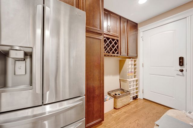 2323 Douglas Avenue, Des Plaines, IL 60018