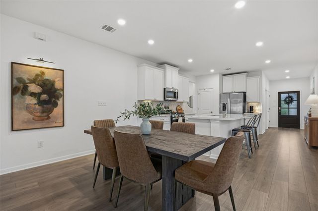 858 Papaya DR, Buda, TX 78610