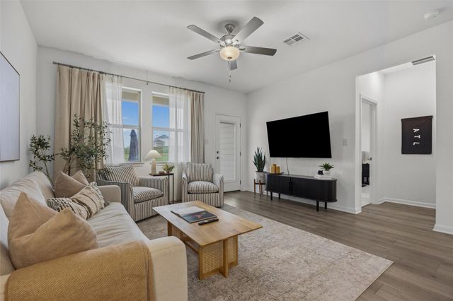 858 Papaya DR, Buda, TX 78610