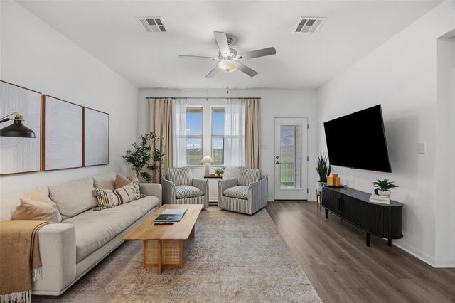 858 Papaya DR, Buda, TX 78610