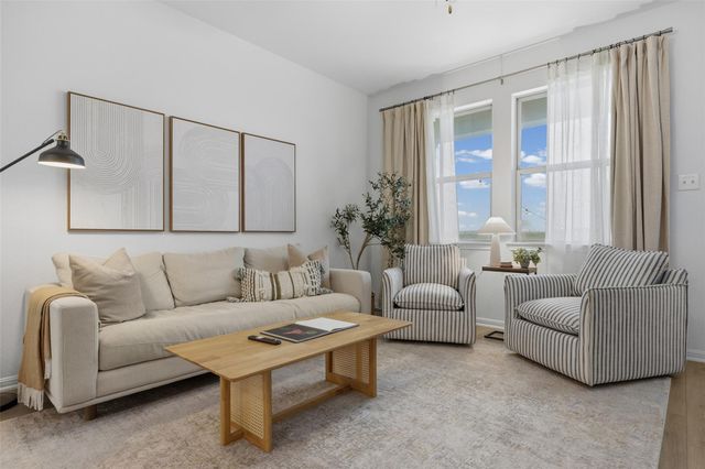 858 Papaya DR, Buda, TX 78610