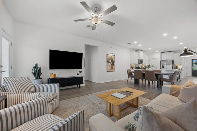 858 Papaya DR, Buda, TX 78610