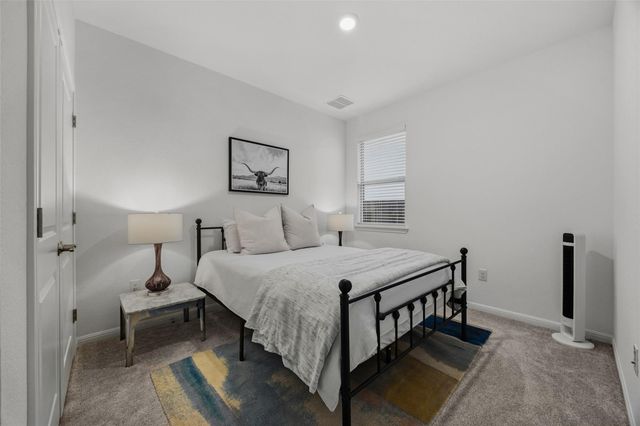 858 Papaya DR, Buda, TX 78610