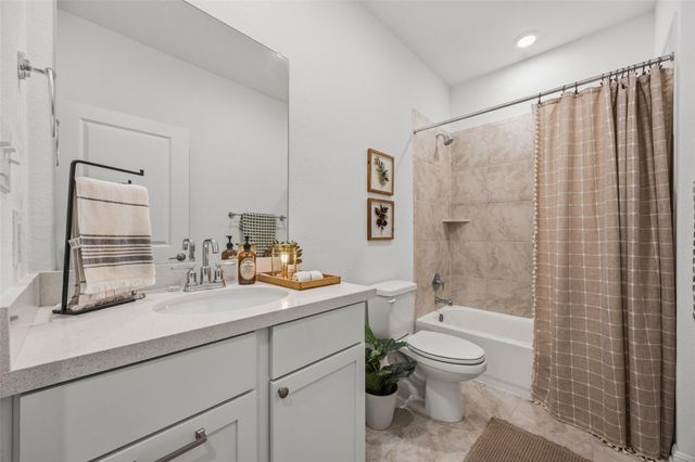 858 Papaya DR, Buda, TX 78610