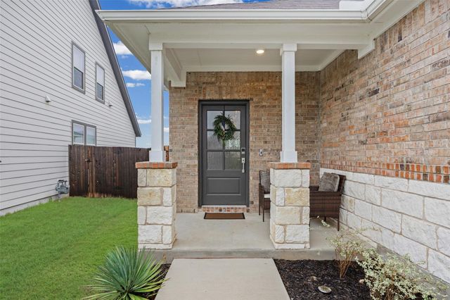 858 Papaya DR, Buda, TX 78610