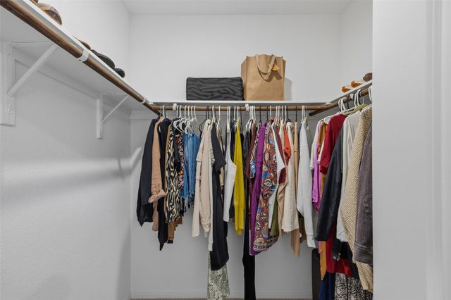 858 Papaya DR, Buda, TX 78610