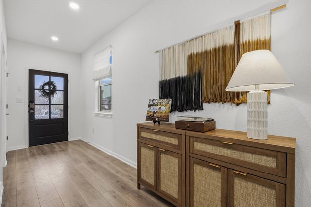 858 Papaya DR, Buda, TX 78610