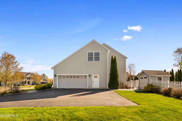 43 Chester Drive, Halfmoon, NY 12188
